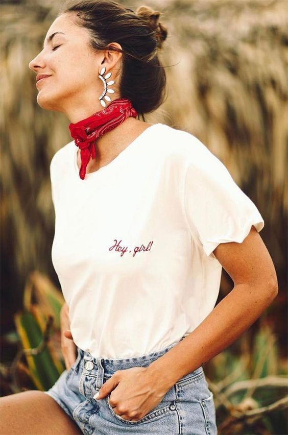 5 looks para llevar con bandana - 5 looks para llevar con bandana en 2020 |  Mira con velo, mira, mira con camiseta