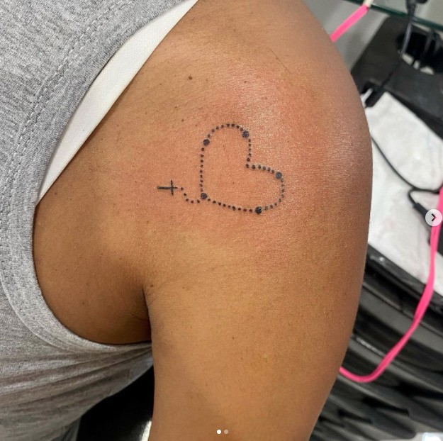 tatuaje de crucifijo