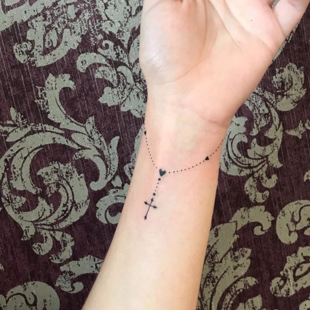 tatuaje de crucifijo