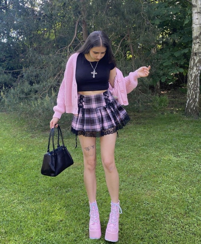 Chica posa para una foto