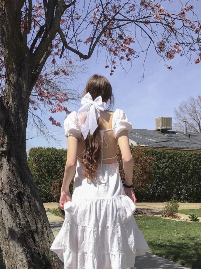 Chica posa para una foto