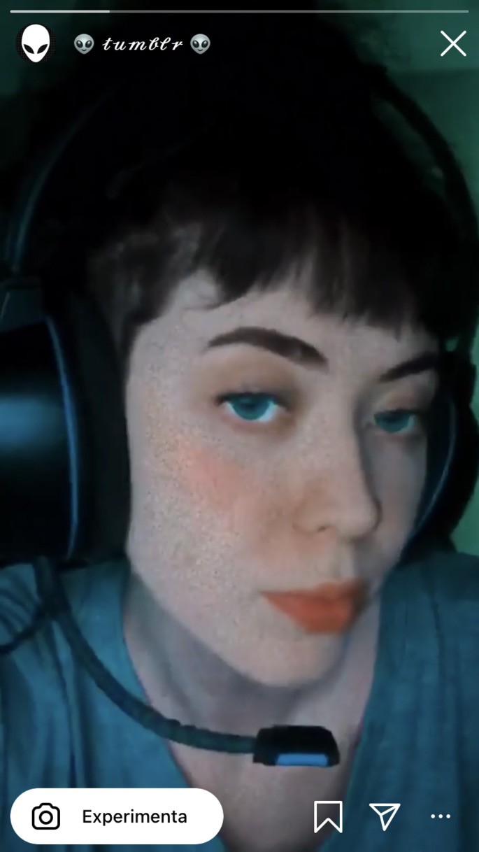 Mujer con efecto de imagen de tumblr en instagram