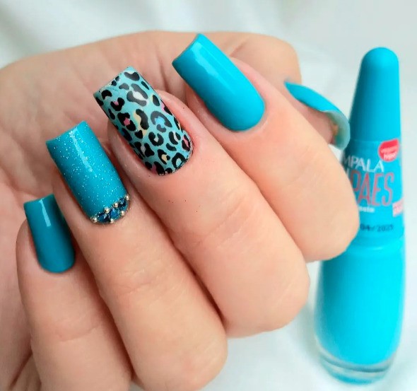 45 ideas de uñas azules que brillarán en la punta de tus dedos - JessySells