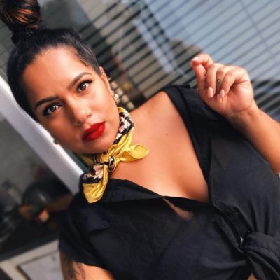 Cómo usar un pañuelo: 50 inspiraciones para lucir el accesorio |  Bufandas, Cómo llevar bufandas, Look con bufandas